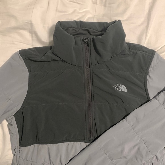 North Face Mountain Lightweight Pullover, Quarter Zip - Picture 3 of 6